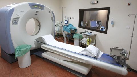 El actual TAC del hospital de Monforte tras su instalación en noviembre del 2010