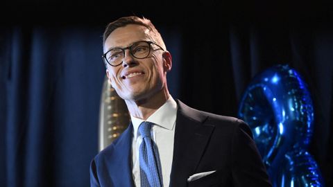  Alexander Stubb, candidato conservador que ha ganado las elecciones en Finlandia
