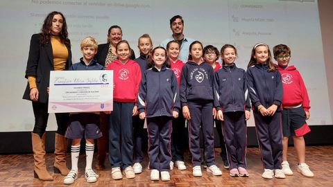 Alumnos do CPR Sagrado Corazón de Placeres, segundo premio na categoría de educación infantil e primaria