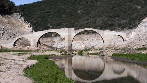 El rio Ter, en la cabecera del pantano de Sau, en la localidad barcelonesa de Vilanova de Sau.