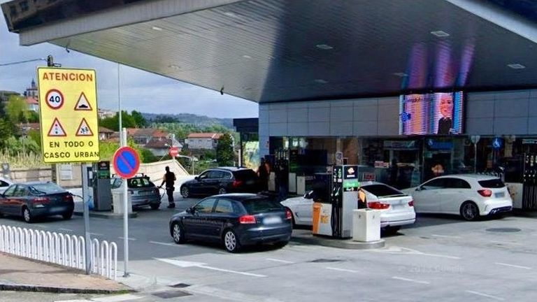 Cuatro encapuchados perpetran alunizajes en un estanco de Tui y una gasolinera de Salvaterra de Miño
