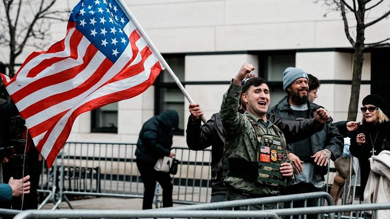 De asaltar el Capitolio a intentar ocupar un escaño en el Congreso