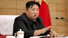 El presidente de Corea del Norte, Kim Jong-un, en una reunin con la cpula del Partido de los Trabajadores