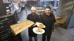 La cafetera del Marcide ha incorporado a su carta pizzas, bocadillos especiales y una hamburguesa del chef