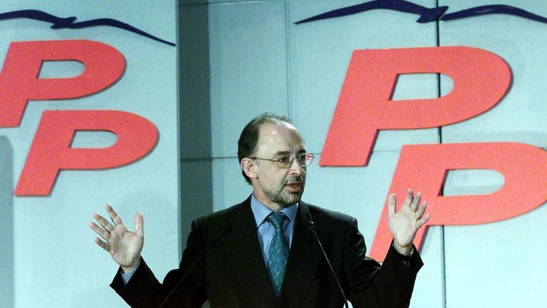 Váyase, señor Montoro