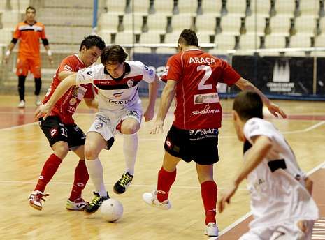 Los afectados dialogaron con la Polic�a Local dentro del propio sal�n de plenos