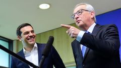 El presidente de la Comision Europea, Jean-Claude Juncker, junto al primer ministro griego, Alexis Tsipras 