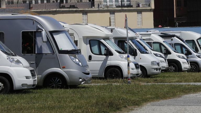 Vota y opina: ¿Debería regularse el turismo de furgonetas cámper?