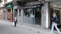 El bar Galicia, en el Ensanche compostelano, es famoso por sus churros recin hechos, sus pizzas y sus bocadillos