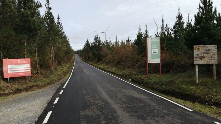 Obras de mellora feitas na estrada LU-P-2302 que une Guitiriz con Sobrado dos Monxes e feitas por Taboada y Ramos