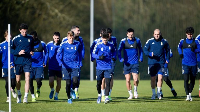 Los jugadores del Oviedo, en El Requexón