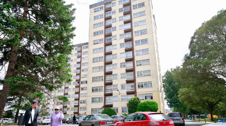 Casi 50 viviendas se ponen a la venta con inquilinos y hasta okupas dentro en la zona de Ferrol