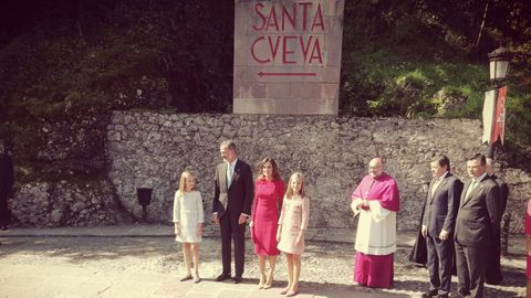 La familia real llega a Covadonga en el Día de Asturias