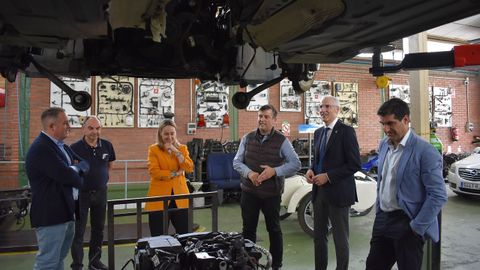 El conselleiro de Economía, Francisco Conde, estuvo en las instalaciones de Atave en Ourense.