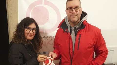 Mari Carmen Núñez, junto a su predecesor al frente del CCU de Monforte