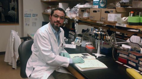 Adrián Mariño, vigués de adopción, estudia alteraciones genéticas en los tumores para proporcionar el mejor tratamiento a sus pacientes del hospital Brigham and Women?s de Boston y da clase en Harvard como profesor asistente