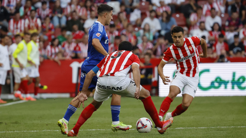 Derbi asturiano entre el Real Sporting de Gijon y el Real Oviedo en El Molin�n