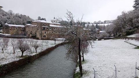 Nieve en el Monasterio de Samos