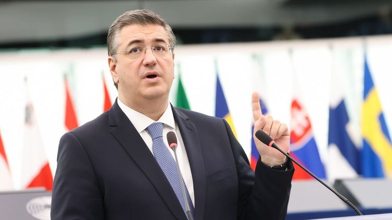 Las aerolíneas descartan cancelaciones de vuelos pero piden comprar billetes cuanto antes