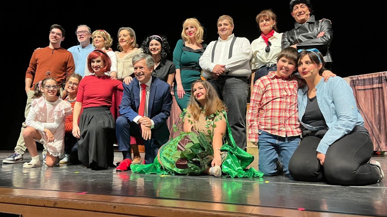 �Mira las fotos del concierto de Maldita Nerea en Noia!.Elenco de actores e actrices do Grupo de Teatro Arco Iris