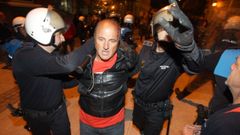 Foto del momento de la detención del sindicalista Xesús Anxo López Pintos