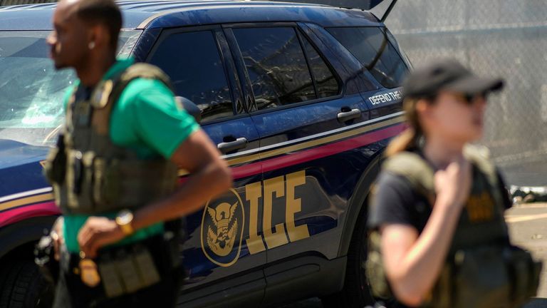 El gobierno de EE.UU. lanza una página web que asemeja a los migrantes con extraterrestres