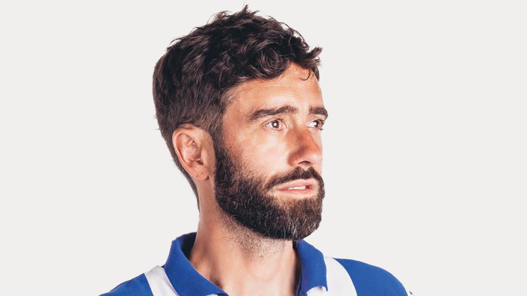 Zuhaitz Gurrutxaga fue futbolista profesional y estuvo a punto de proclamarse campeón de Liga con la Real Sociedad.