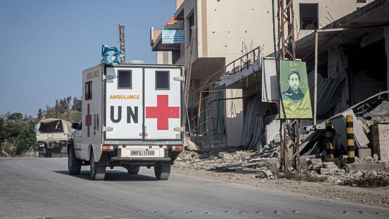 Muere un «casco azul» indonesio por el impacto de un proyectil en el sur de Líbano