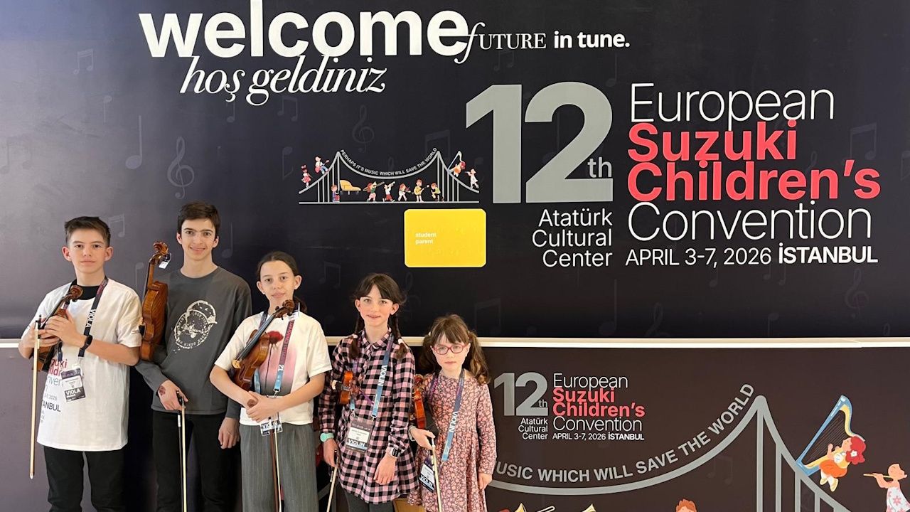 Entrevista a Mar�a Quiroga.Los alumnos de Santiago presentes en la 12� Convenci�n Infantil Europea Suzuki. De izquierda a derecha: Diego, de 12 a�os; �lvaro, de 14; Alba, de 12; Sophie, de 9; y Ellia, de 7