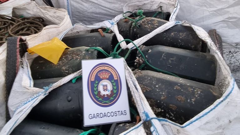 Nuevo golpe al furtivismo en A Guarda: retiradas 635 artes ilegales y devueltos al mar 84 kilos de pulpo