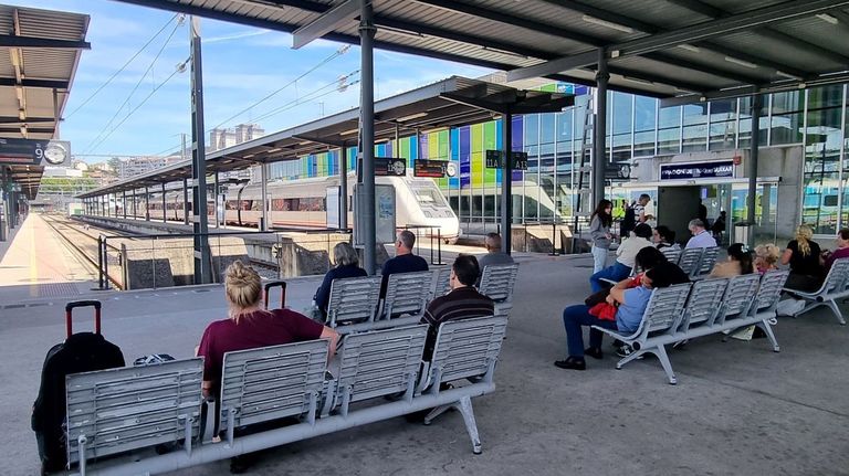 Obras de Adif entre Salvaterra y As Neves obligan a realizar 12 servicios en bus para los viajeros de tren entre Vigo, Ourense y Barcelona