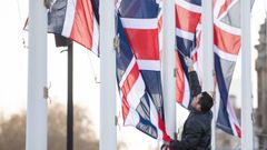 Retirada de la bandera británica de Bruselas al materializarse el brexit el 31 de enero