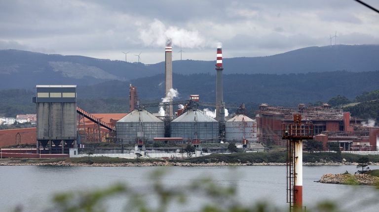 Alcoa desiste de una ayuda para Alúmina, sobre la que ha sembrado dudas de continuidad