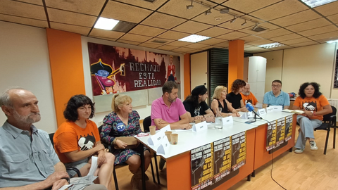 Rueda de prensa de sindicatos asturianos para anunciar una manifestación en Gijón el 29 de junio en apoyo de 'las seis de La Suiza'