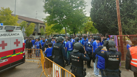 Recibimiento del Real Oviedo antes de su partido contra el Mirand�s en Anduva