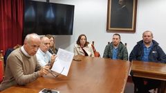 Gonzalo Durán leyó en rueda de prensa el juramento que realizan los concejales al tomar posesión de su cargo para argumentar la necesidad de movilizarse en defensa de la Constitución