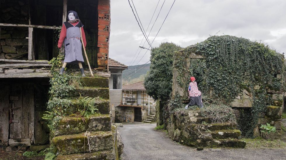 Los mecos toman Sande, en Cartelle