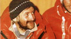 El alpinista polaco Krzystof Wielicki, en febrero de 1980, tras la primera ascensin invernal del Everest