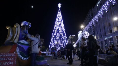Luces de Navidad en A Corua: Obelisco