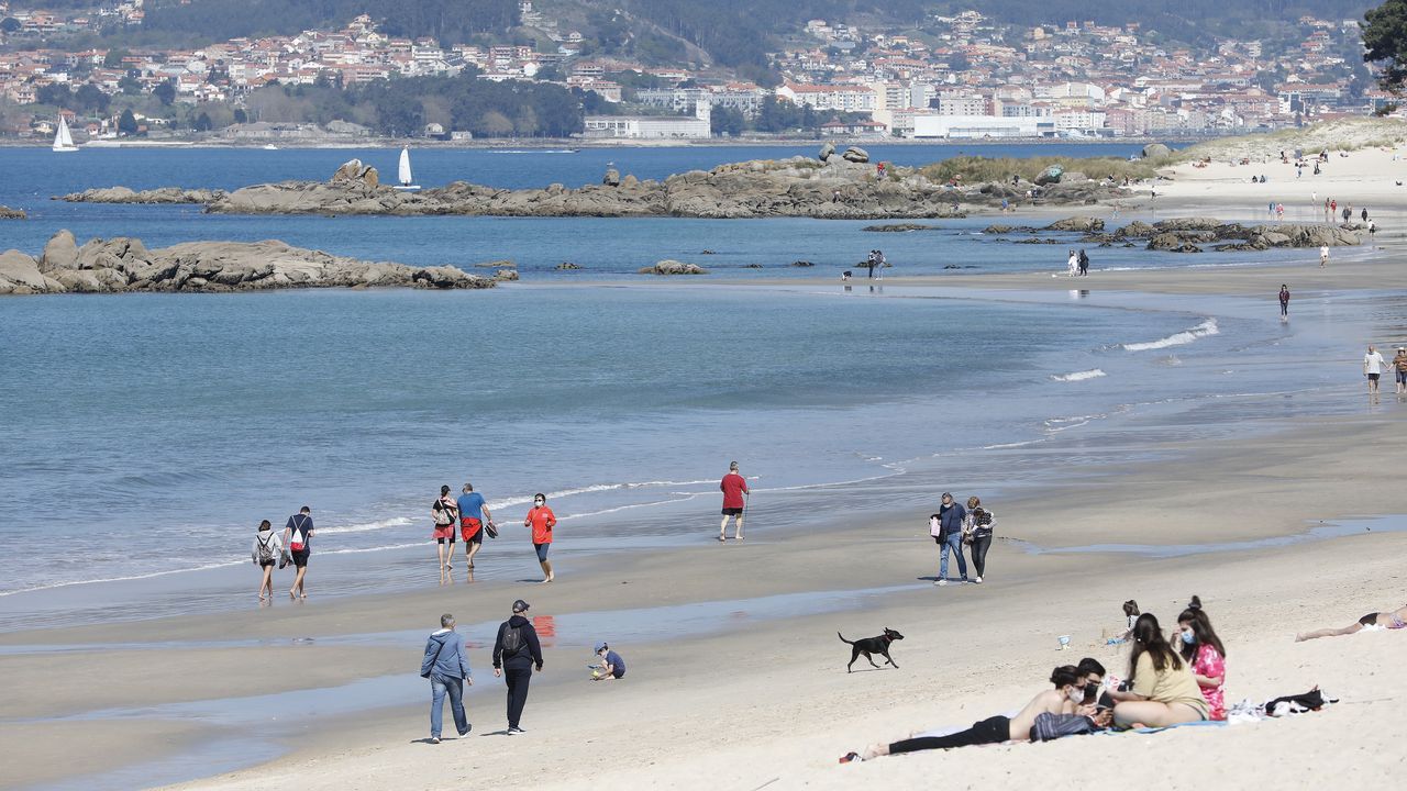 Terrazas llenas en el primer d�a de la primavera gallega.Obrero