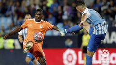 Ibra Sadiku�Malaga Real Oviedo La Rosaleda.Ibra pugna por un esf�rico con Sadiku