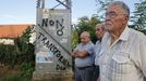 Los vecinos de Sobradelo protestan por la colocación de un nuevo transformador en su campo de la fiesta