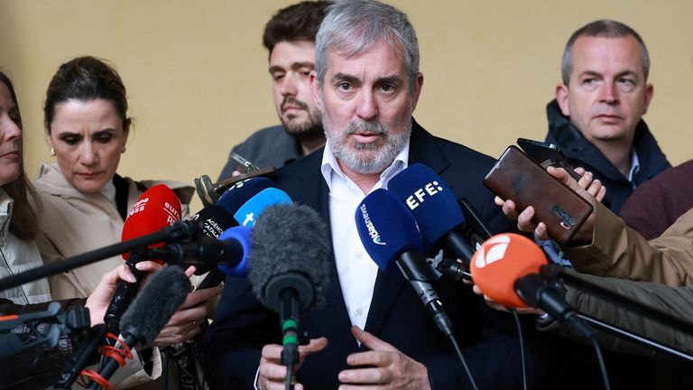 Canarias, el contagio y la política del enfrentamiento sin fin