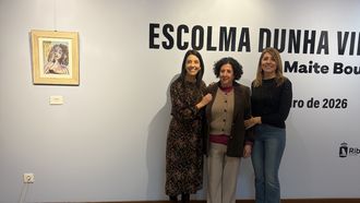 Mar�a Sampedro y Ana Barreiro arroparon a Maite Bouzo (en el centro)