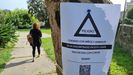 Carteles advirtiendo del peligro en parques de Vigo