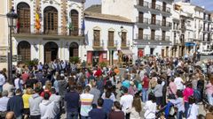 Minuto de silencio en el municipio de Álora, en Málaga, de donde era originaria la mujer asesinada por su exmarido en Pizarra
