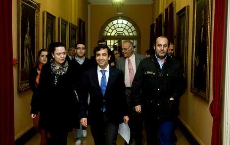 La vaca PACa interact�a con los m�s peque�os