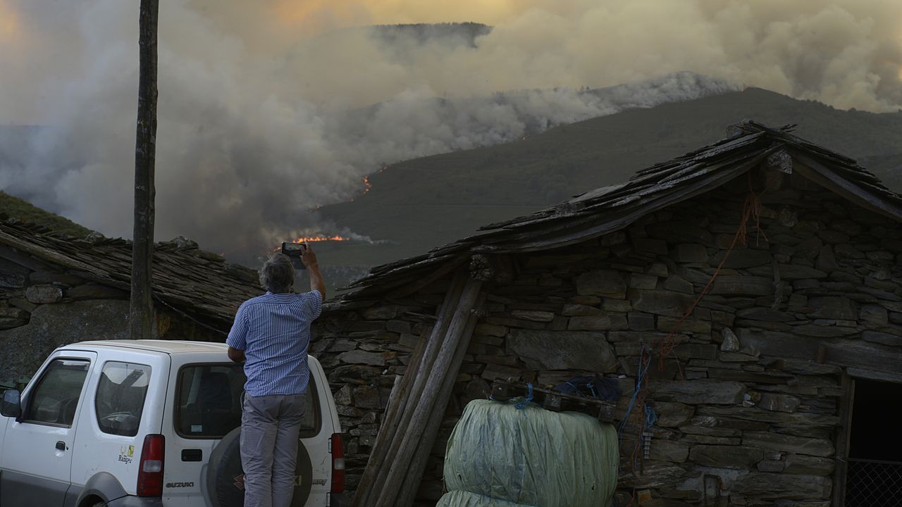 Los Incendios Evolucionan Favorablemente Tras Haber Arrasado Casi 6000 Hectáreas En Una Semana 6730