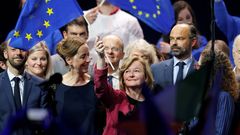 Nathalie Loiseau (sosteniendo una bandera de la Unin) insult a sus aliados europeos, segn unas filtraciones del diario belga  Le Soir