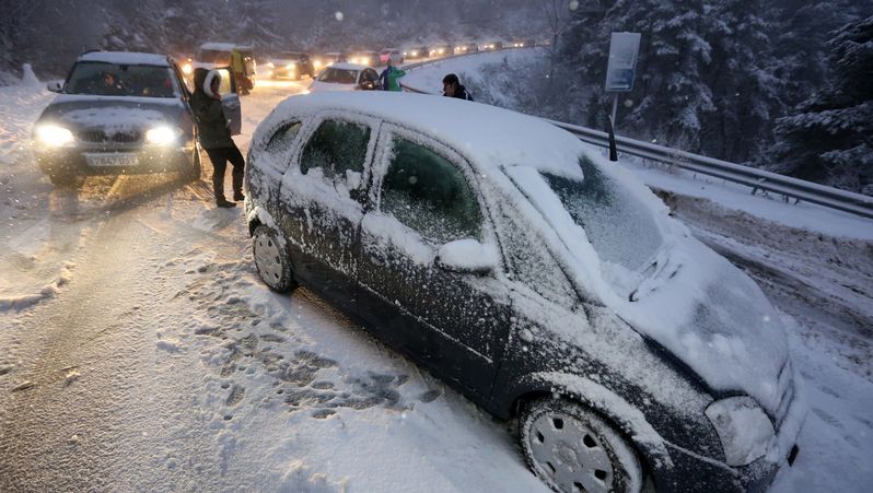 Jorge Rodr�guez, a la derecha, en un partido entre el Negreira y el Compostela. 